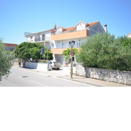 Apartments and Rooms Ive