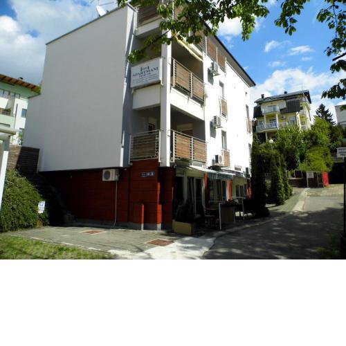 Apartments and Rooms Trsje