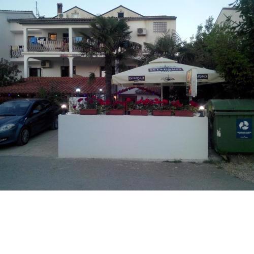 Apartments and rooms with parking space Rovinj - 16796