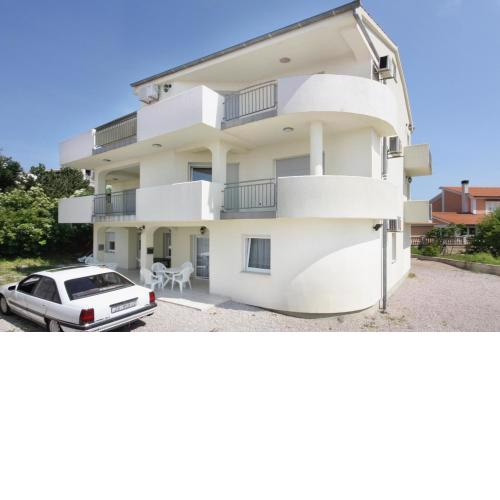 Apartments and rooms with parking space Sveti Vid, Krk - 5323