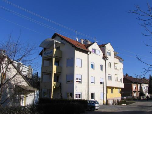 Apartments and rooms with WiFi Zagreb - 15959