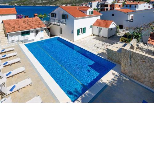 Apartments Bisernica-with pool