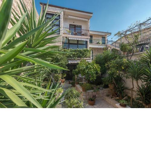 Apartments Bose