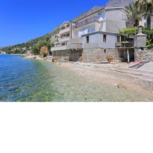 Apartments by the sea Brist, Makarska - 15465