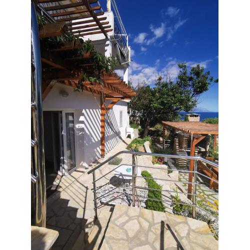 Apartments by the sea Mimice, Omis - 14230