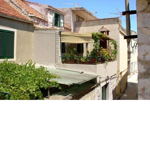 Apartments by the sea Sucuraj, Hvar - 5684