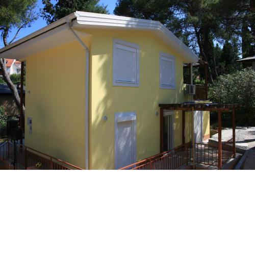 Apartments by the sea Vrboska (Hvar) - 13932