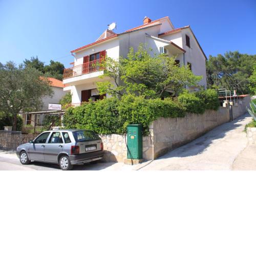 Apartments by the sea Vrboska (Hvar) - 8748