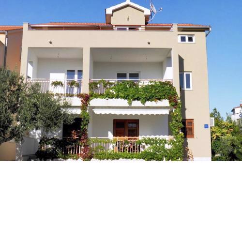 Apartments by the sea Zaboric, Sibenik - 469