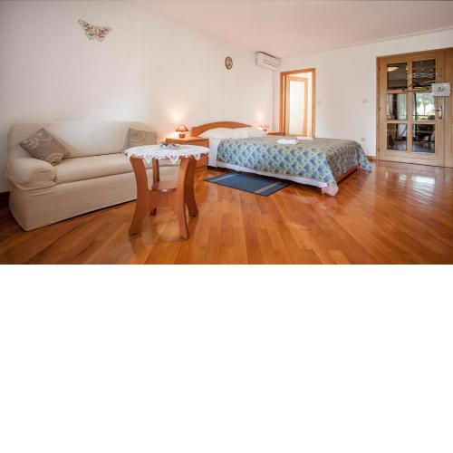 Apartments Cademia