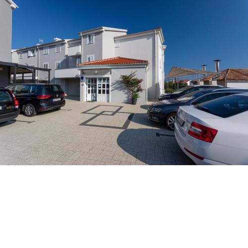 Apartments Crnekovic Tomislava