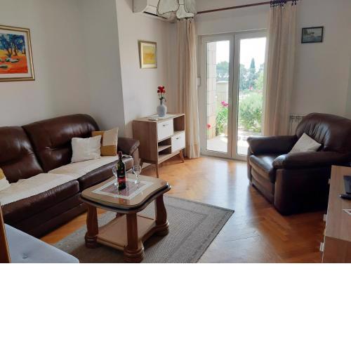 Apartments Deranja