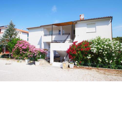 Apartments Diana Banjole