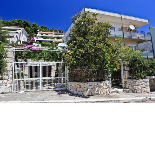 Apartments Dragi - great location