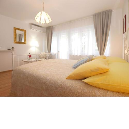 Apartments Dragica 473