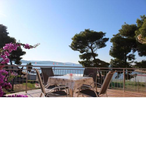 Apartments Đurđa - close to the sea