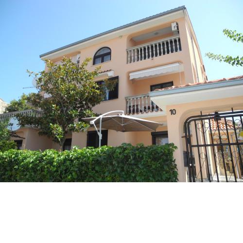 Apartments ELMA