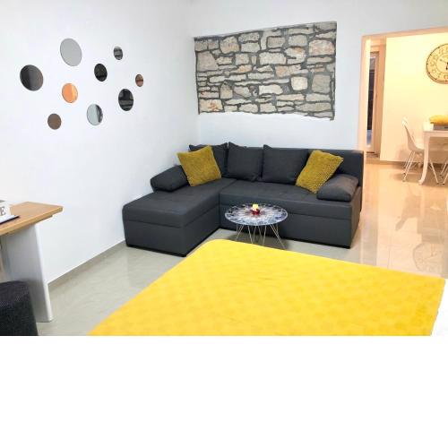 Apartments Eni & Dani