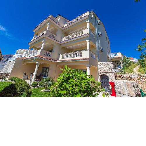 Apartments in Crikvenica 5367F