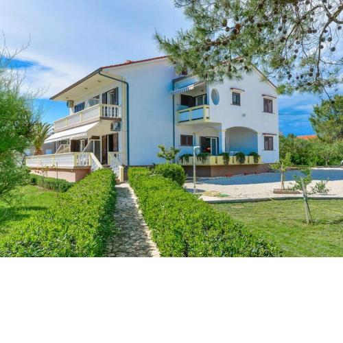 Apartments in House Liveric, Vir