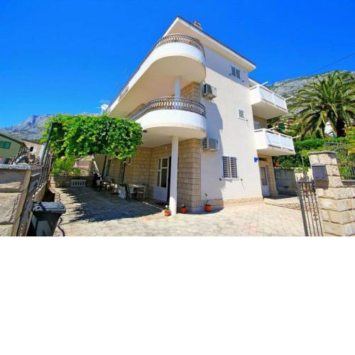 Apartments in Makarska City Center, FREE Parking