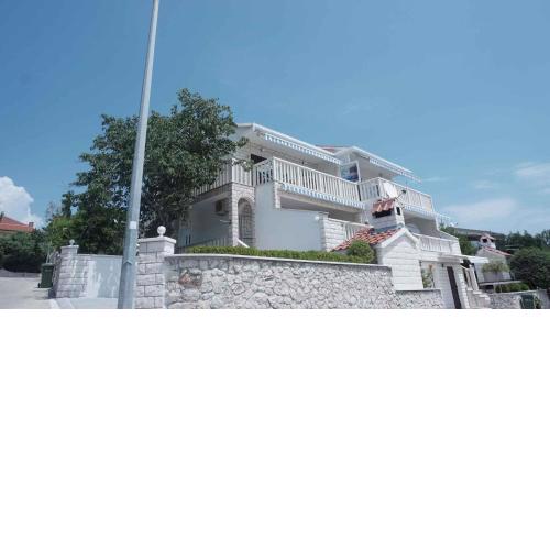 Apartments in Okrug Gornji 6119