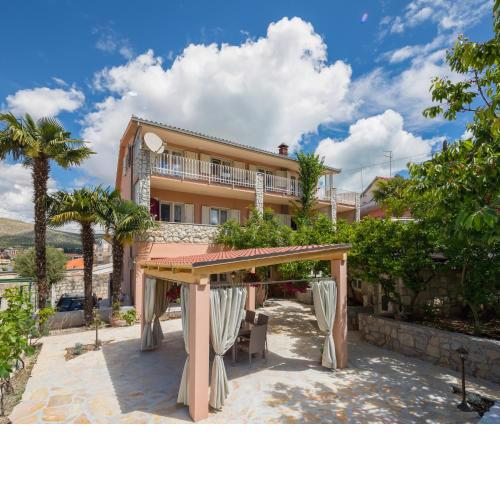 Apartments in Trogir 41607