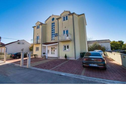 Apartments Ivica