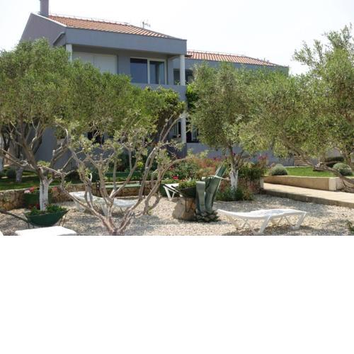 Apartments Ivo - family friendly