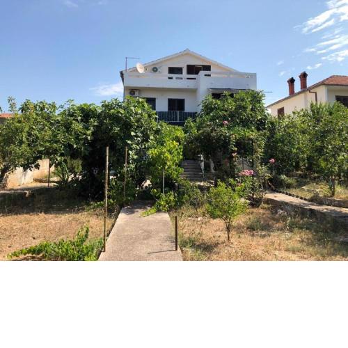 Apartments Jadranko - 150 m from sea