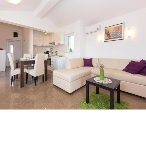 Apartments Josip