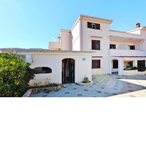 Apartments Lidija, Pag, close to the beach