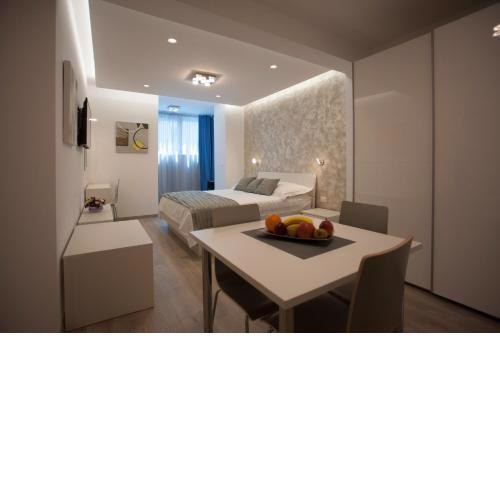 Apartments Lovret Flowers