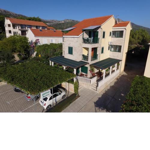 Apartments Maestral