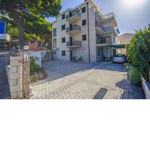 Apartments Marinko