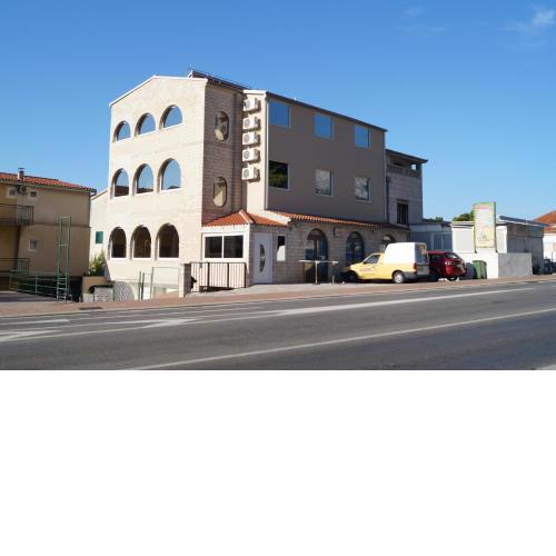 Apartments Mario with private parking