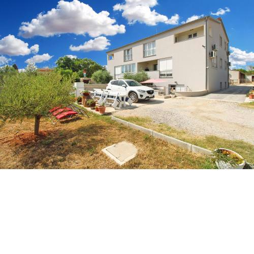 Apartments Miro 2185