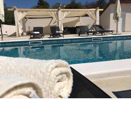 Apartments Miroslava - with pool