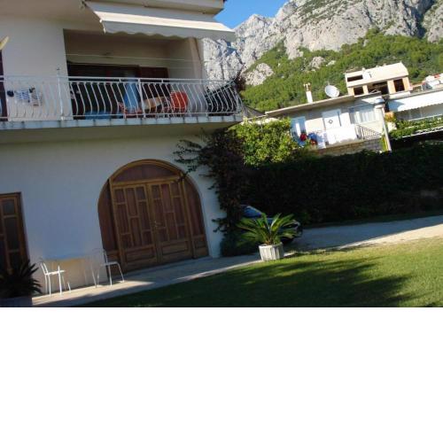 Apartments Mlad - 650 m from sea