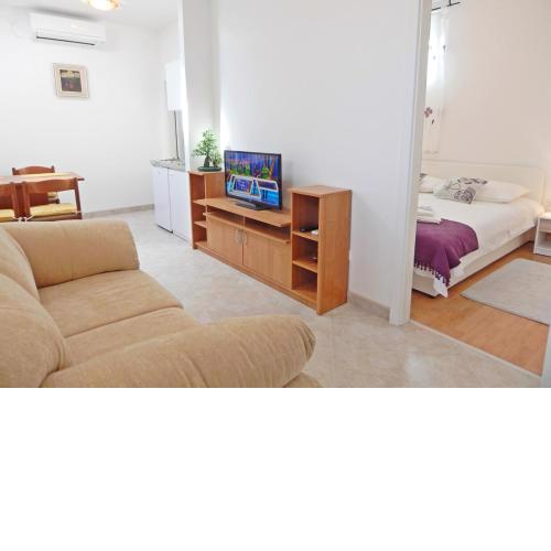Apartments Moni