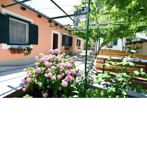 Apartments Odrina