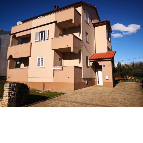 Apartments Roncevic