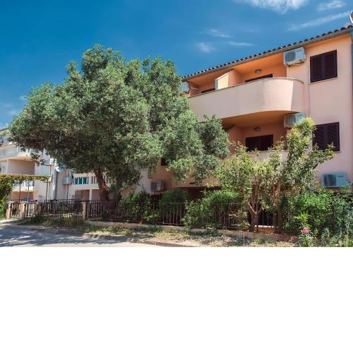 Apartments Ulika