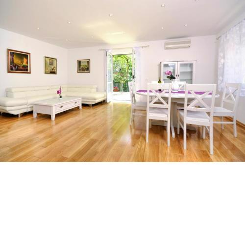 Apartments Vekic