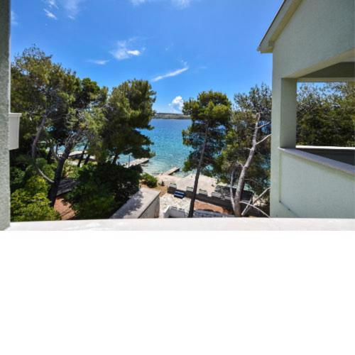 Apartments Vela Draga - Beachfront and Seaview