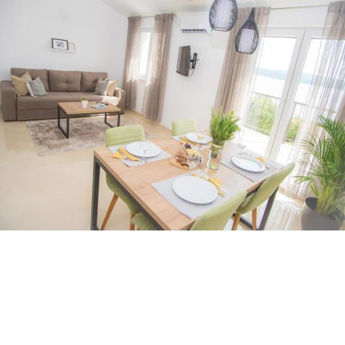 Apartments Via Sole Dramalj