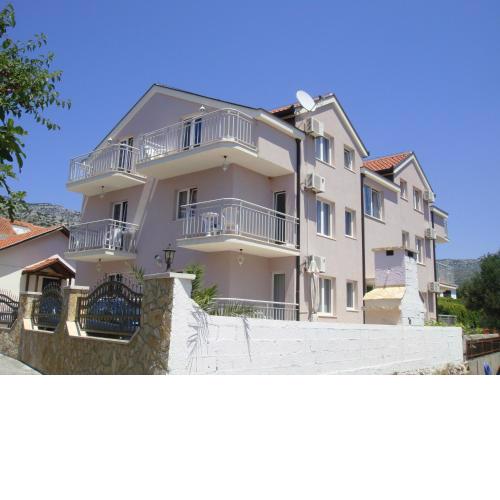 Apartments Villa Pirosi