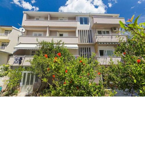 Apartments Vukadin
