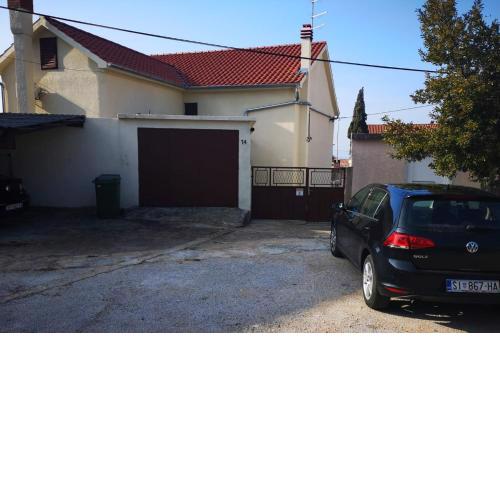 Apartments with a parking space Brodarica, Sibenik - 16470