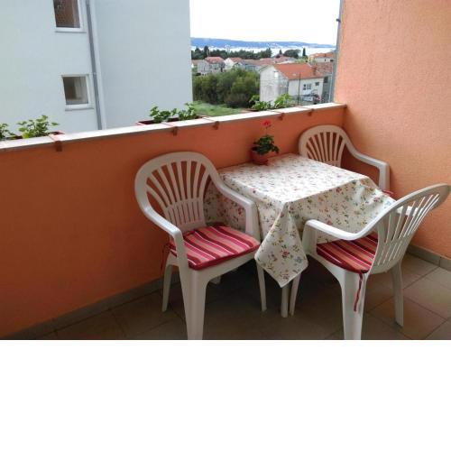 Apartments with a parking space Kastel Kambelovac, Kastela - 20998